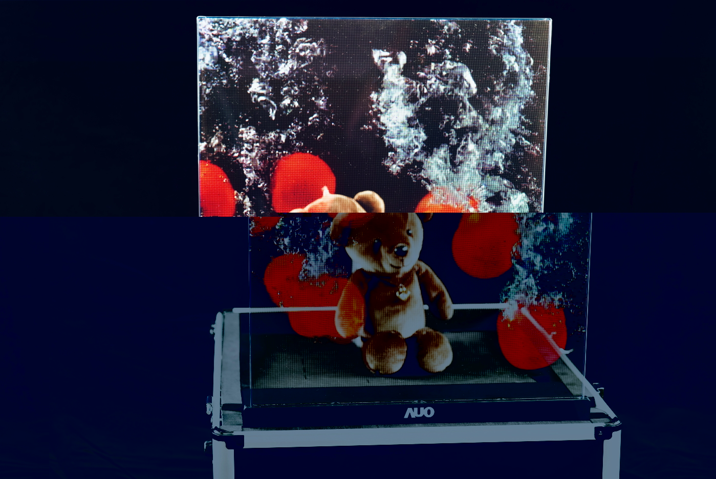 友達領先研發Micro LED透明顯示器，具備高穿透、低繞射、高亮度、可拼接之特性，可應用於智慧移動、智慧零售、商業展示等多元場域