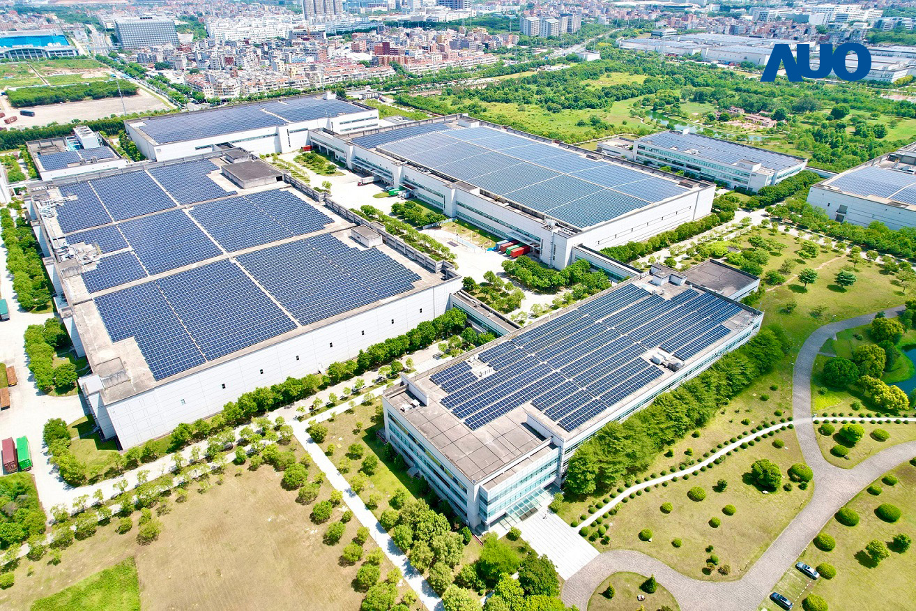 开云电竞厦门推动智能制造同时，透过绿电创能纵深推进绿色转型，厂区全屋顶铺设太阳能光伏板，每年太阳能发电 2,600多万度