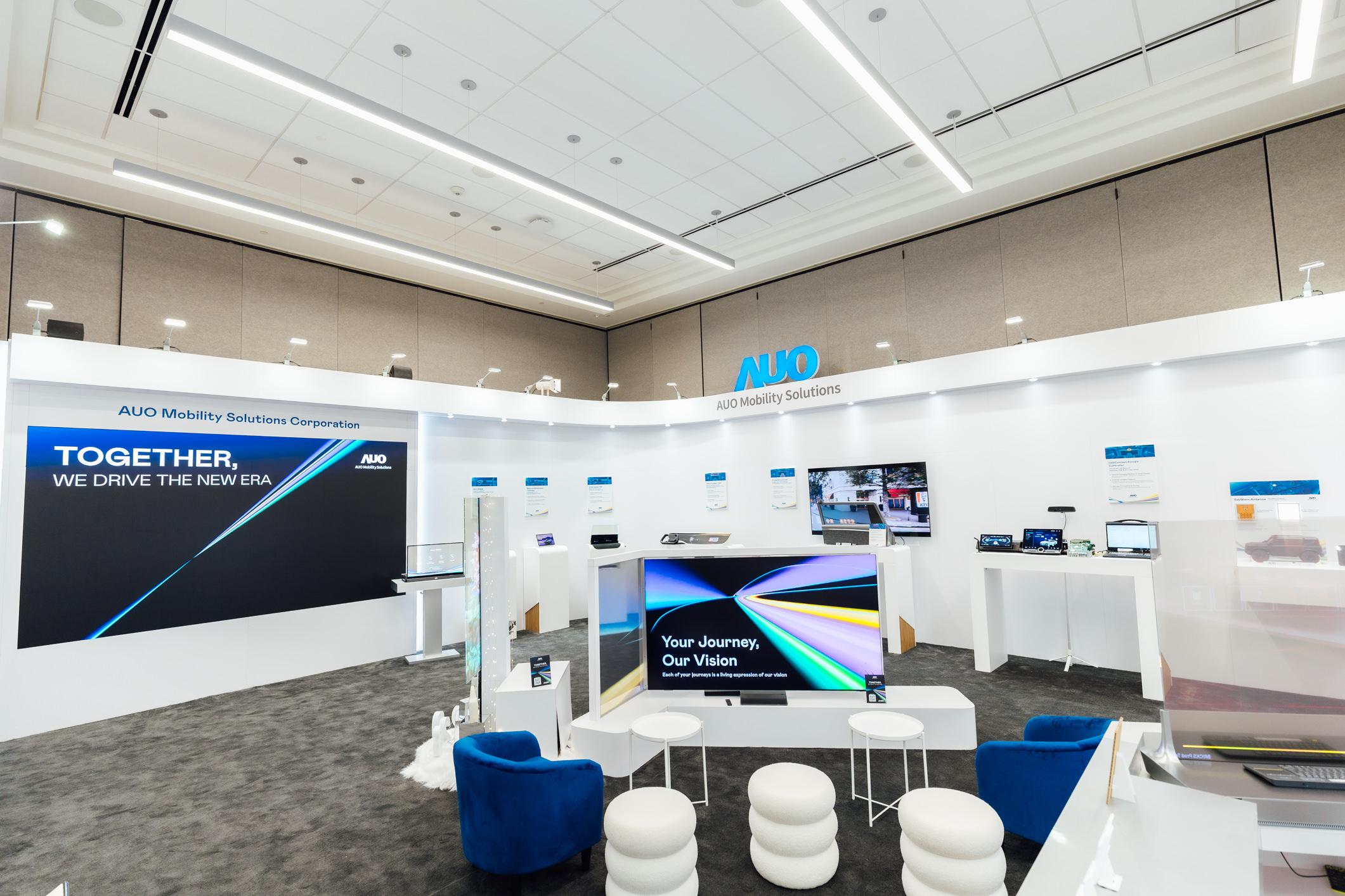 开云电竞智慧行动在AI与软件定义汽车的演进下，重新定义显示人机互动，致力与产业客户合作共创，打造具差异化、功能扩展弹性的未来座舱体验。