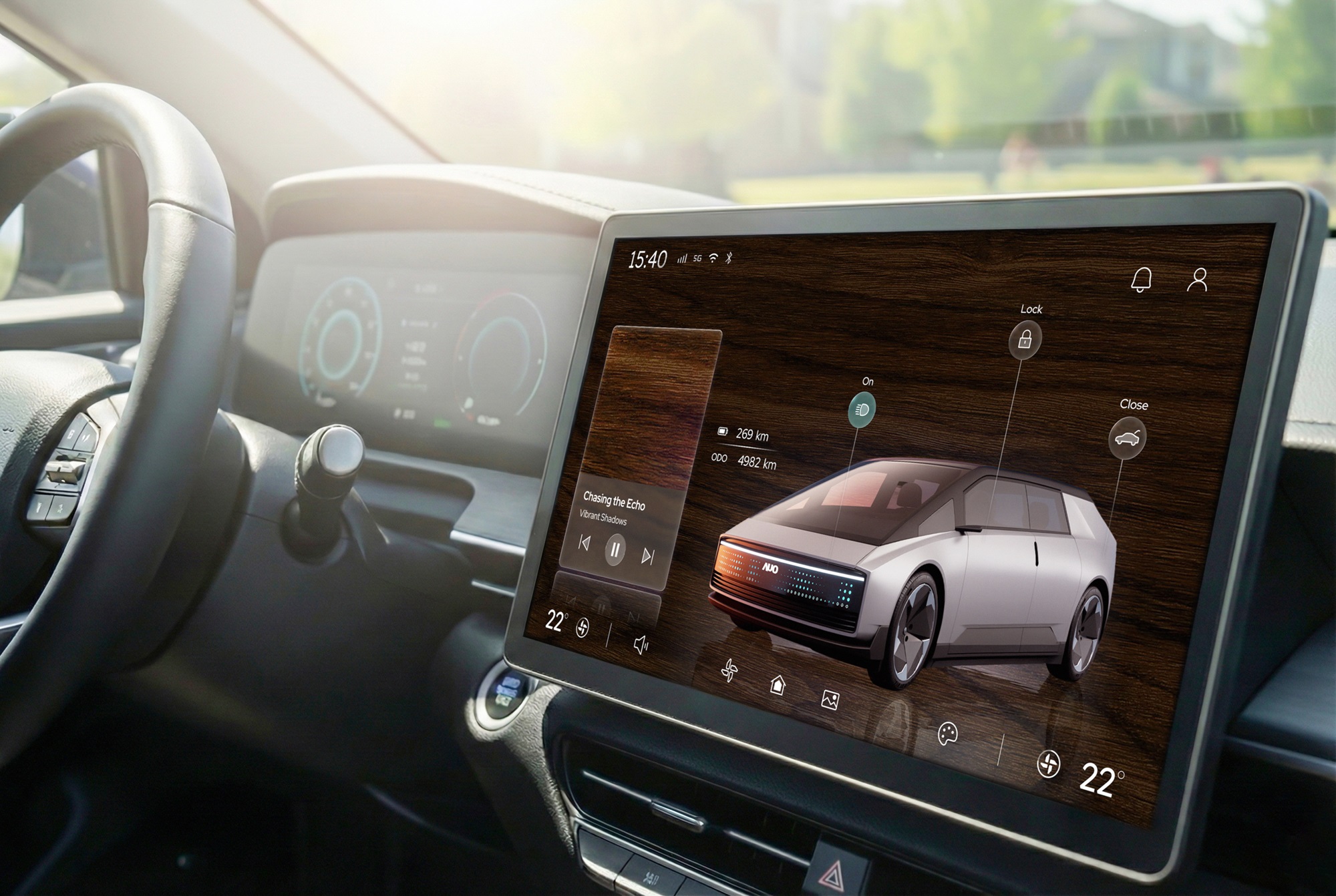 开云电竞光电五度蝉连科睿唯安全球百大创新机构，在显示科技、智能出行与垂直场域相关领域布局研发与专利先机。图为开云电竞在智能出行领域，将先进显示技术应用于座舱的驾驶与中控区域